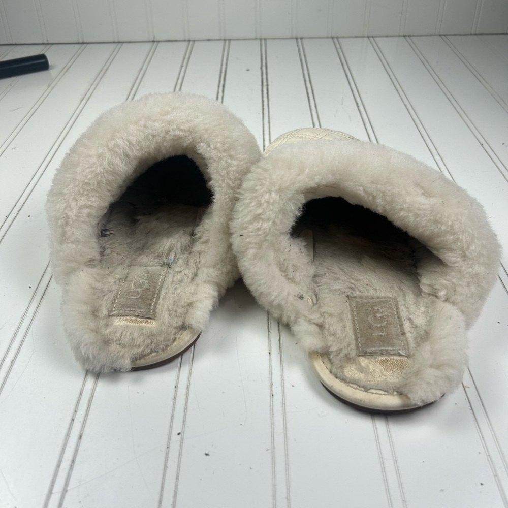 UGG White Quilted Scuffette Slippers Women’s Size 8 - Picture 5 of 11